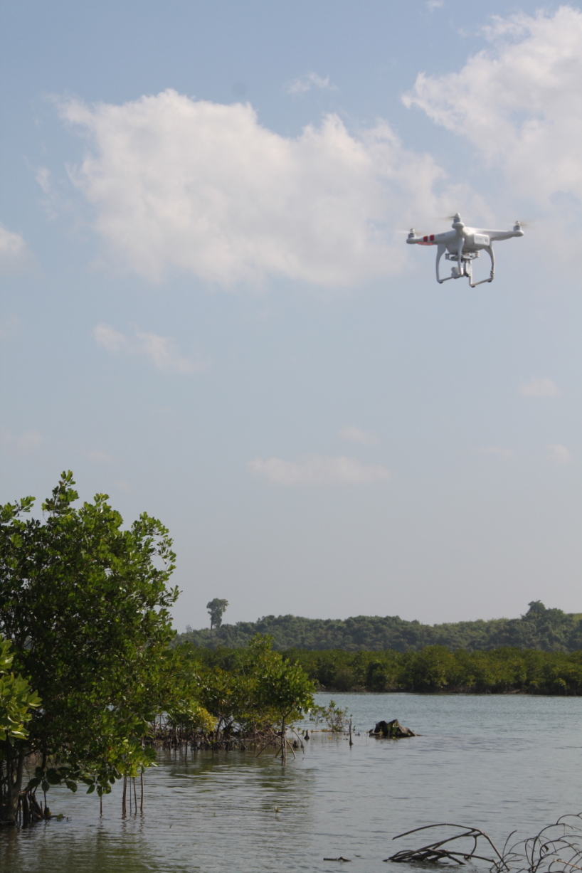 Filmning med drönare av mangrove i Burma. Filmning med drönare av mangrove i Burma.