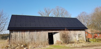 Anläggning med svarta Monokristallina solceller Anläggning med svarta Monokristallina solceller