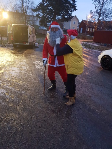 Tomten vill inte missa Julmarknaden Tomten vill inte missa Julmarknaden