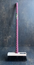 rosa/röd prickig borste