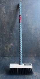 turkos/blå prickig borste