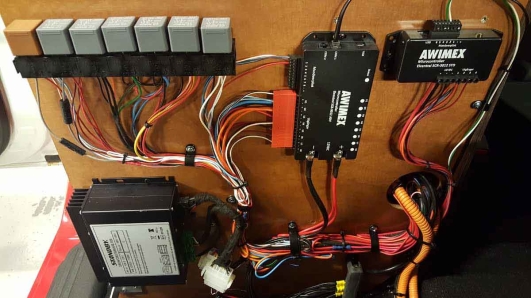 Installation of two digital relay boxes Installation of two digital relay boxes