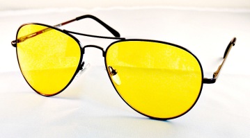 Solglasögon pilot gula med mörk båge
