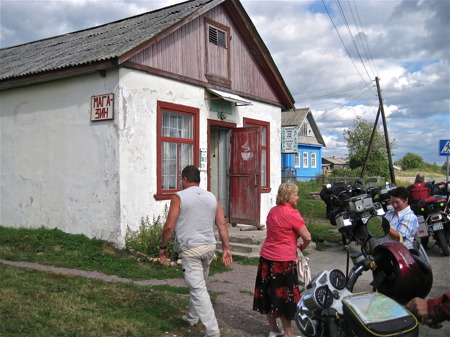 Stopp vid butik mellan Priozersk och Petrozavodsk.