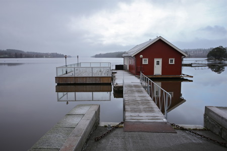 Sluseporten Båtcafé ligger i vintervila vid Rödenessjön.