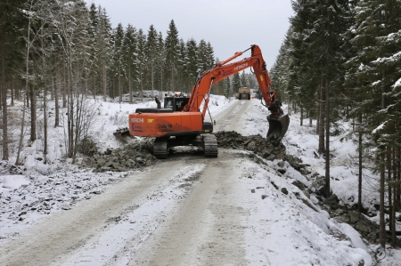 8 januari 2018 - Befintliga vägar på Joarknatten rätas ut, breddas och förstärks.