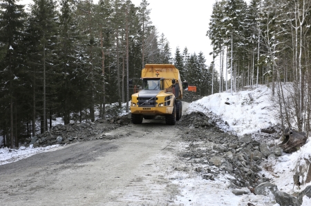 8 januari 2018 - Befintliga vägar på Joarknatten rätas ut, breddas och förstärks.