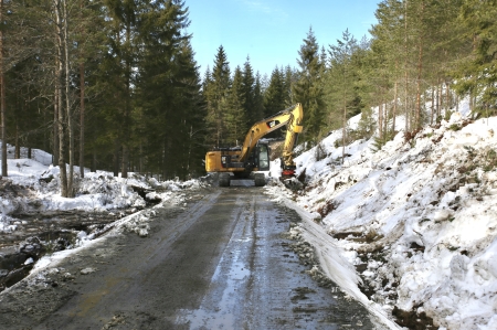 22 mars 2018 - Det arbetas intensivt för att förstärka vägarna.