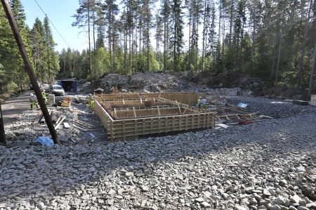 25 maj 2018 - Byggnation av nya transformator-stationen, som skall ta emot elproduktionen från vindkraftverken på Joarknatten.