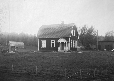 Håns småskola byggd omkring 1916. Foto: okänd / Nordmarksstugans fotoarkiv.