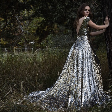 Dress : Frida Jonsvens - Photo : Magnus Ragnvid - Model : Hanna Hylander, MIKAS Sthlm - Stylist : Isabelle Håwi - Makeup/Hair : Daniella Kromm