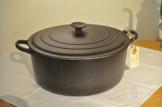 Le creuset gjutjärnsgryta