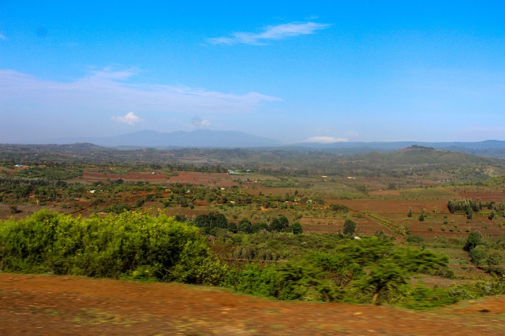 Vägen mellan Lake Manyara och Ngorongoro