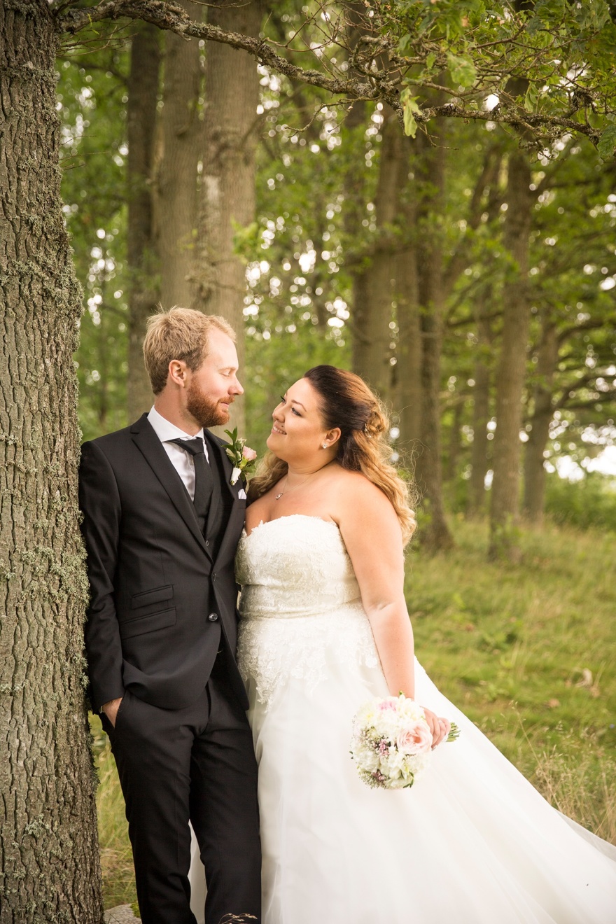 Bröllopsfotograf Ängelholm & Laholm. Bröllopsfotograf Emy. Som fotograf fotograferar jag gärna ditt bröllop. Bröllopsfotograf Ängelholm & Laholm. Bröllopsfotograf Emy. Som fotograf fotograferar jag gärna ditt bröllop.