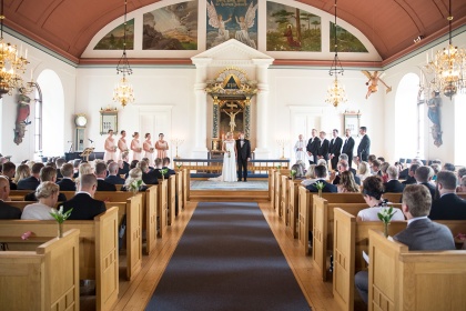 Brällopsfotograf fotograf emy fotograferar bröllopsbilder ifrån ditt bröllop i ränneslöv. Brällopsfotograf fotograf emy fotograferar bröllopsbilder ifrån ditt bröllop i ränneslöv.