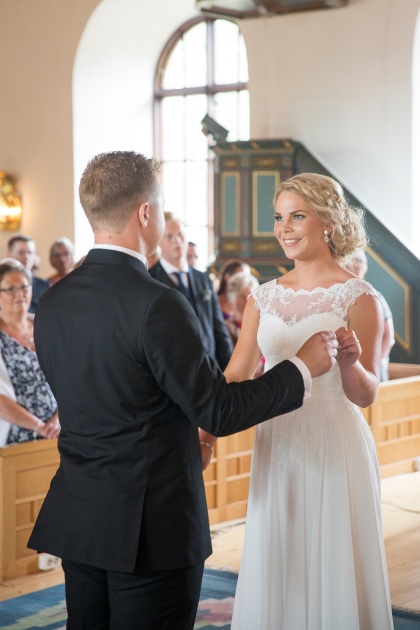Bröllopsfotograf förevigar ditt bröllop med vackra bröllopsbilder i ränneslöv Bröllopsfotograf förevigar ditt bröllop med vackra bröllopsbilder i ränneslöv