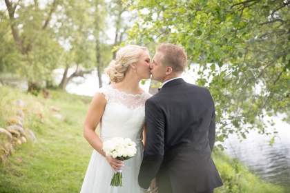Bröllop vid oxhultasjön, Fotograf hisult och oxhultasjön Bröllop vid oxhultasjön, Fotograf hisult och oxhultasjön