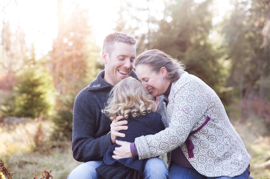 Busig familjefotografering med din familjefotograf i Halmstad. Fotograf Halmstad Busig familjefotografering med din familjefotograf i Halmstad. Fotograf Halmstad