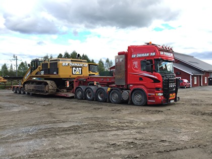 Maskintrailer, tungtransport av Cat 385 Maskintrailer, tungtransport av Cat 385