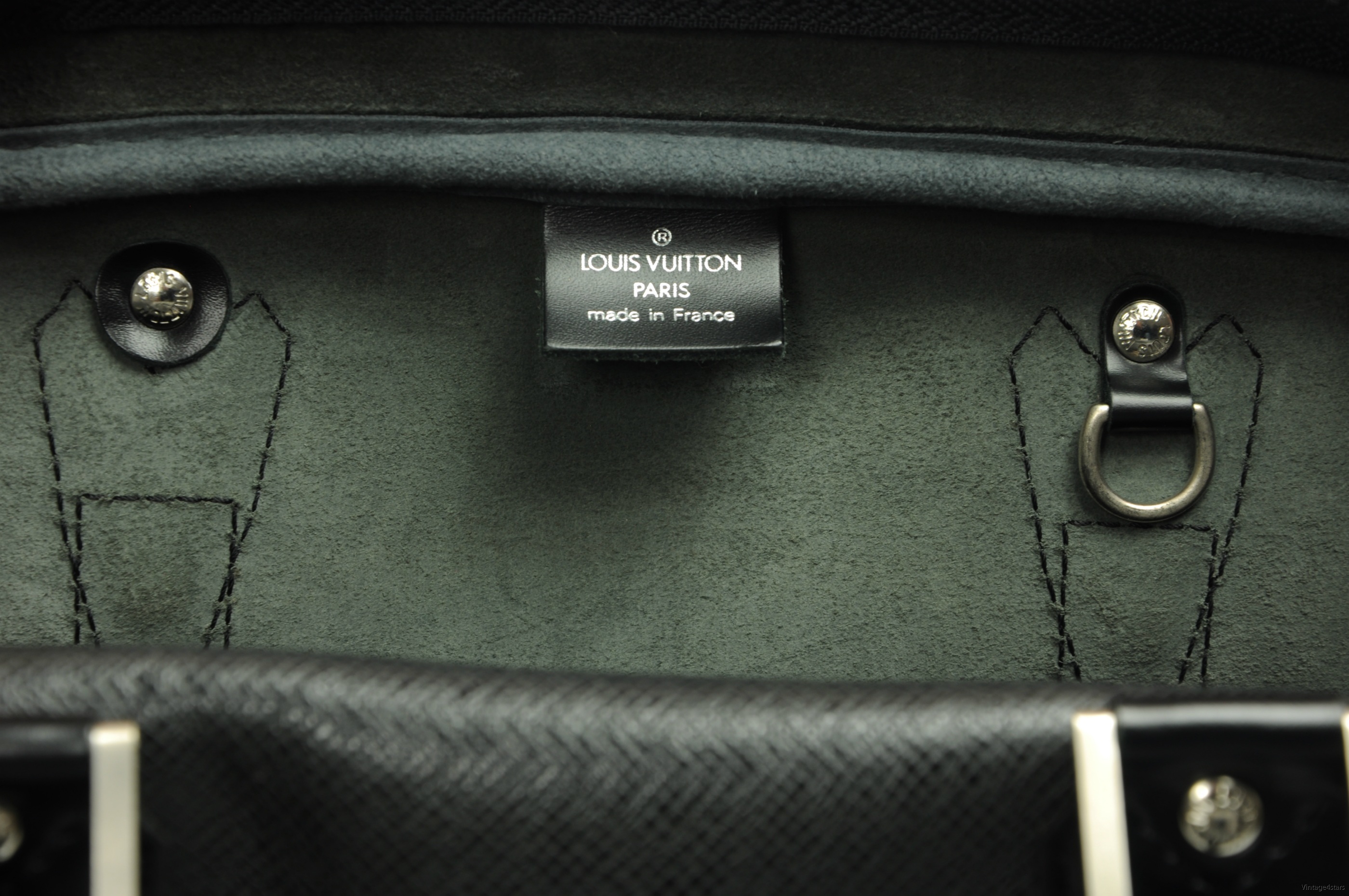 Louis Vuitton Kendall PM 17