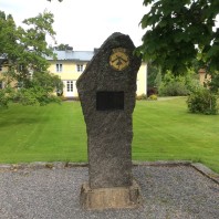 Minnessten vid Färna Herrgård, vid Skinnskatteberg mellan Köping och Fagersta. Här utbildades Finnmarksbataljonen.