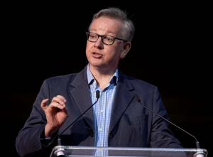 Den britiske ministeren for miljø, mat og distriktsspørsmål, Michael Gove, lover britisk kontroll over egne fiskeressurser etter brexit. FOTO: NIKLAS HALLE'N/AFP/GETTY IMAGES/NTB SCANPIX Den britiske ministeren for miljø, mat og distriktsspørsmål, Michael Gove, lover britisk kontroll over egne fiskeressurser etter brexit. FOTO: NIKLAS HALLE'N/AFP/GETTY IMAGES/NTB SCANPIX