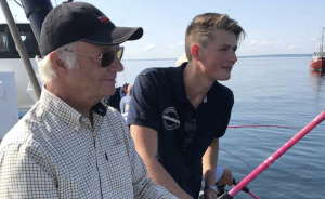 På onsdagen besökte kung Carl Gustaf Landskrona hamn för att lära sig mer om torskarna i Öresund. Foto: KUNGAHUSET.SE På onsdagen besökte kung Carl Gustaf Landskrona hamn för att lära sig mer om torskarna i Öresund. Foto: KUNGAHUSET.SE
