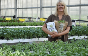 Den som köper Svegros örter är en matintresserad miljömedveten person i storstan och det är snarare livsstilen som avgör och inte ålder. Ändå säger Helena Olin, produktutvecklare och marknadsförare oc Den som köper Svegros örter är en matintresserad miljömedveten person i storstan och det är snarare livsstilen som avgör och inte ålder. Ändå säger Helena Olin, produktutvecklare och marknadsförare oc