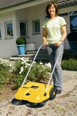 Mindre sopmaskiner från Haaga här modellen Sopmaskin Haaga 250 Mindre sopmaskiner från Haaga här modellen Sopmaskin Haaga 250