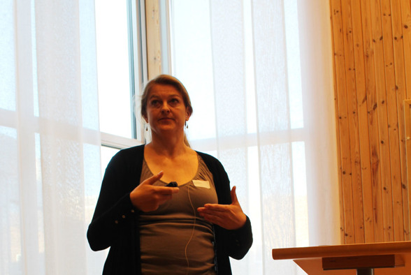 Maria Ernfors presents SITES Lönnstorps facilites. Photo by Linda-Maria Mårtensson