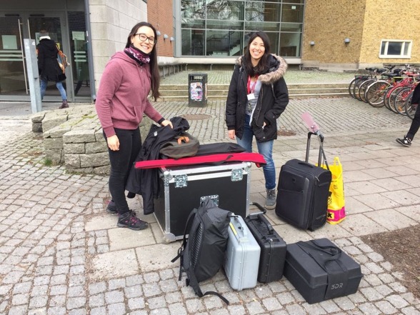 Fig. 1.  Stephania (left) and Ximena (right) with all the equipment, ready to go to the field. Photo by Miguel Castro.