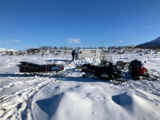 Niklas Rakos from Abisko Scientific Research Station changing gas tubes at Stordalen. The gas tubes will be used for the EMRGE project. Photo: Erik Lundin.
