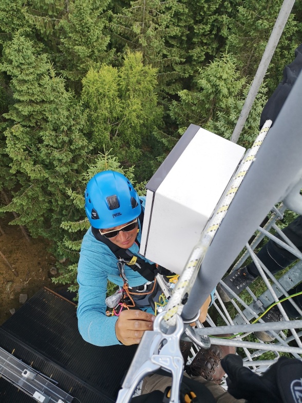 Service work up in the ACTRIS 30-meter tower at Hyltemossa, a combined ACTRIS-ICOS site in southern Sweden