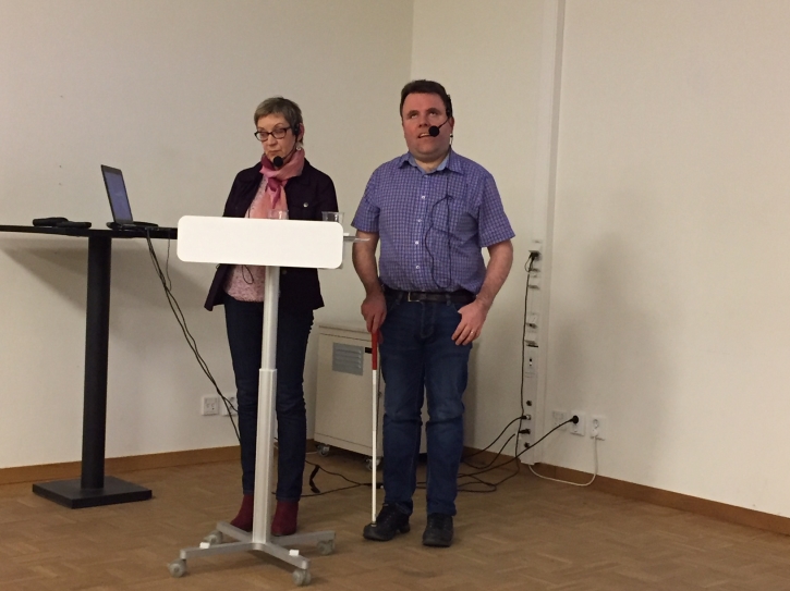 Anne-Marie Jansson på Taltidningen berättade om taltidningar för personer med synnedsättning och den lättlästa taltidningen Fredagsgodis. Anne-Marie Jansson på Taltidningen berättade om taltidningar för personer med synnedsättning och den lättlästa taltidningen Fredagsgodis.