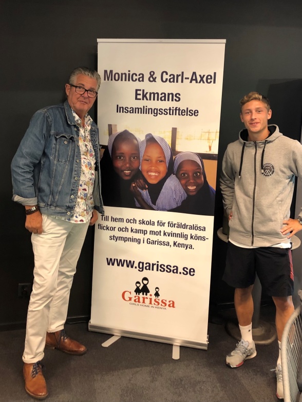 Bo Lindell tillsammans med Anton Andreasson från Fristadskolan. Bo Lindell tillsammans med Anton Andreasson från Fristadskolan.