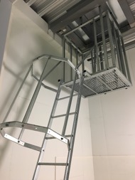 Brandstege vid taklucka