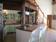 Spacious kitchen with a bar. Well-equipped for cooking to many. Fridge / freezer, dishwasher, coffee machine, microwave, oven. gas stove etc.