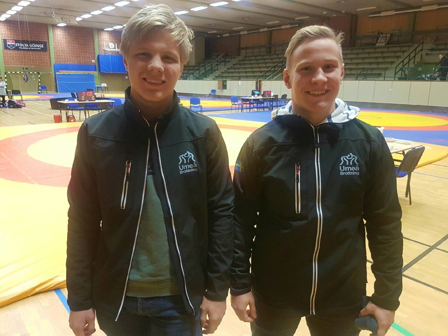 Viktor och Oskar invägda i Broby Viktor och Oskar invägda i Broby