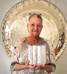 HOW TO PLAY CRYSTAL SINGINGBOWL & GONG SOUNDHEALING KURS - HOW TO PLAY Crystal Singingbowl & Gong 17-18 Maj