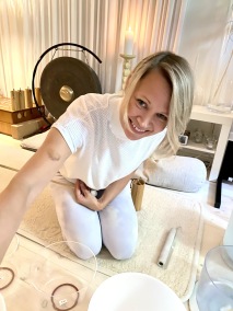YOGA YIN & FLOW - Yoga YIN & Flow Stress Relief Måndag 17.15-18.30 Irina