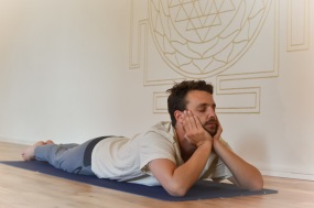 Makarasana - krokodilen Makarasana - krokodilen