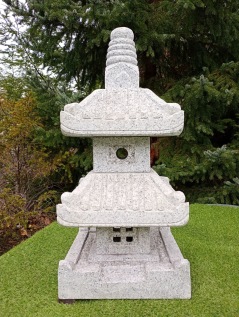 Japansk trädgård Pagod lanterna i naursten