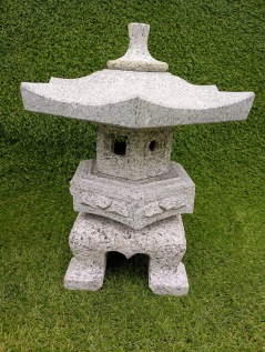 japansk trädgård hus Rokkaku Yukimi lanterna.