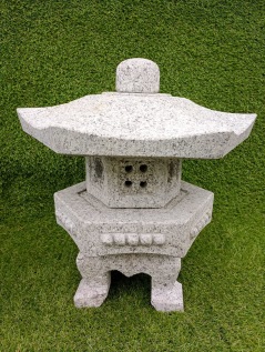 Japansk trädgård Rokkaku Yukimi lanterna. stenhus
