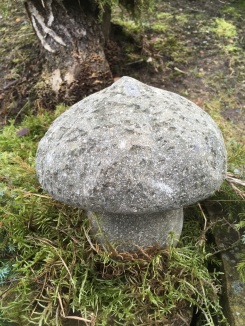 Trädgårds konst, Svamp av sten, Svamp figur, Svampstaty, Trädgårds konst, Svamp av sten, Svamp figur, Svampstaty,