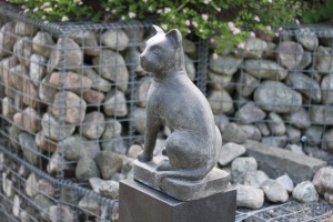 Trädgårdskonst, katt till trädgården