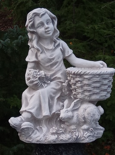 Trädgårdskonst flicka med korg, staty