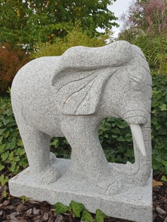 Elefant i granit