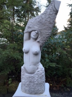 Staty Lizzy trädgårdskonst