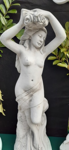Staty Tosida, trädgårdskonst